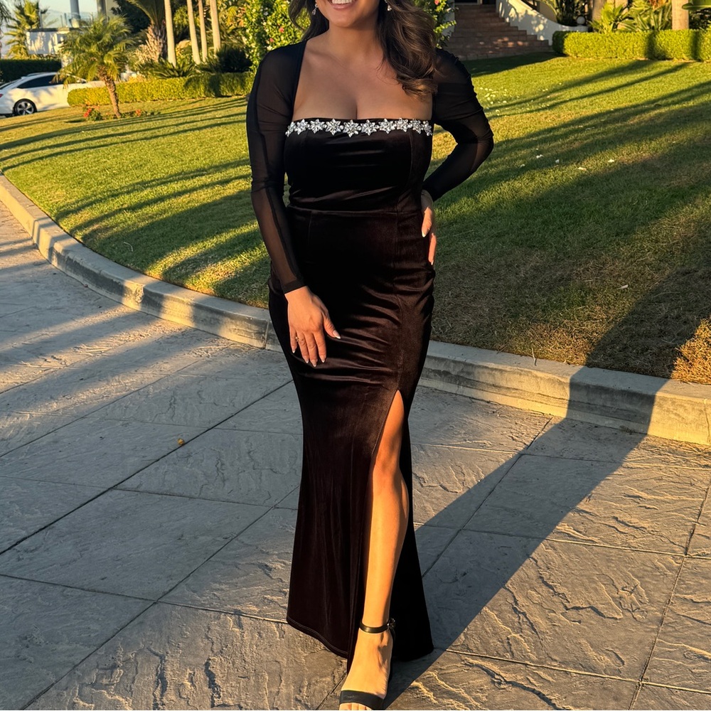 BLACK VELVET EMBELLISHED SQUARE-NECK SPLIT MAXI DRESS